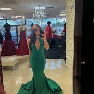 Elegant Green Evening Gown